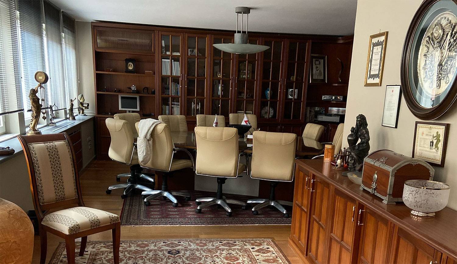 Vakıf merkezindeki toplantı odası