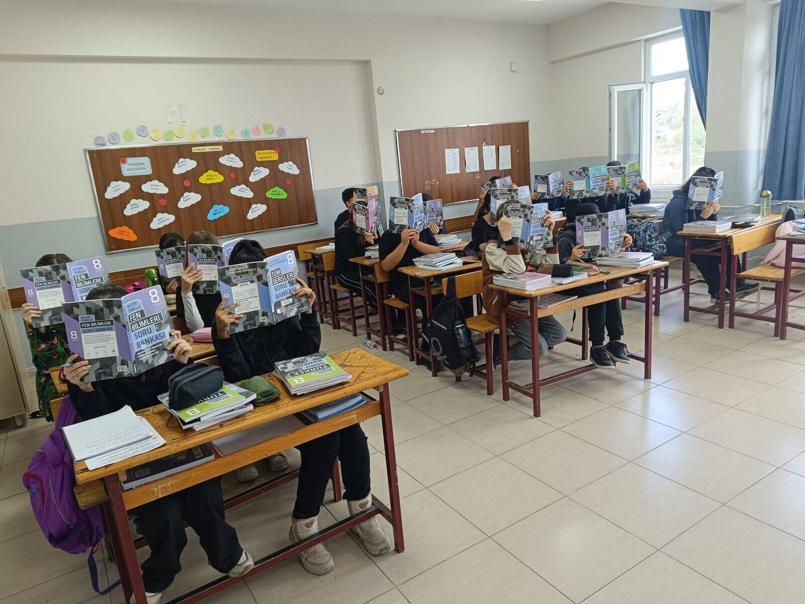 2026 Yılı Hatay Defne Çekmece Şehit Türkmen Ortaokulu Öğrencilerine Yardımcı Kaynak Kitap Desteği